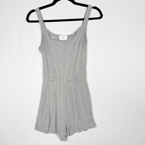 Everly Small S Heather Gray Split VNeck Ribbed Romper Casual Lounge Shorts - Picture 1 of 6